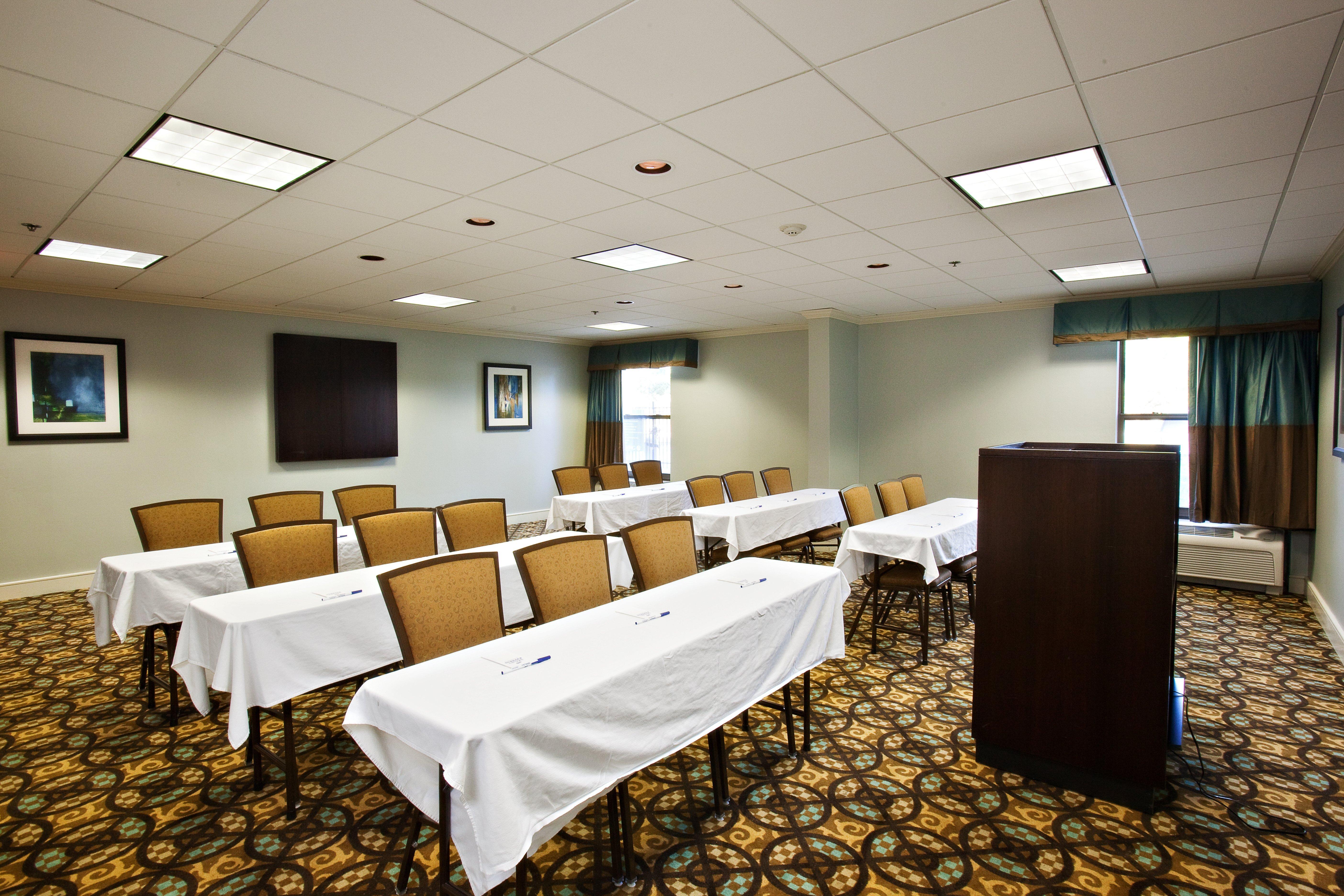 Holiday Inn Express Indianapolis Airport By Ihg Plainfield Extérieur photo