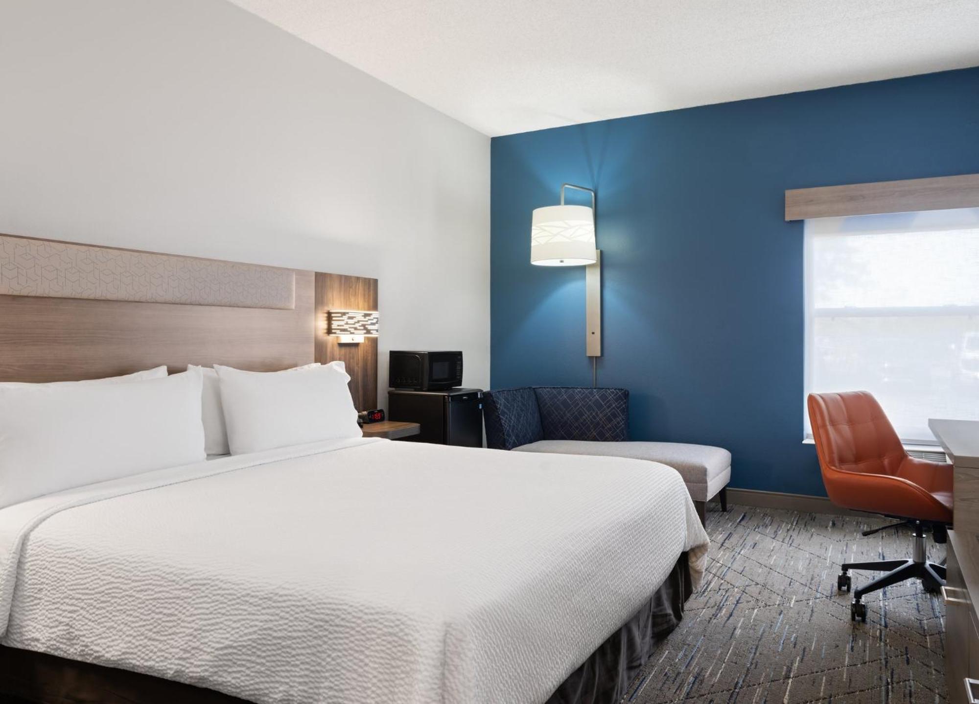 Holiday Inn Express Indianapolis Airport By Ihg Plainfield Extérieur photo